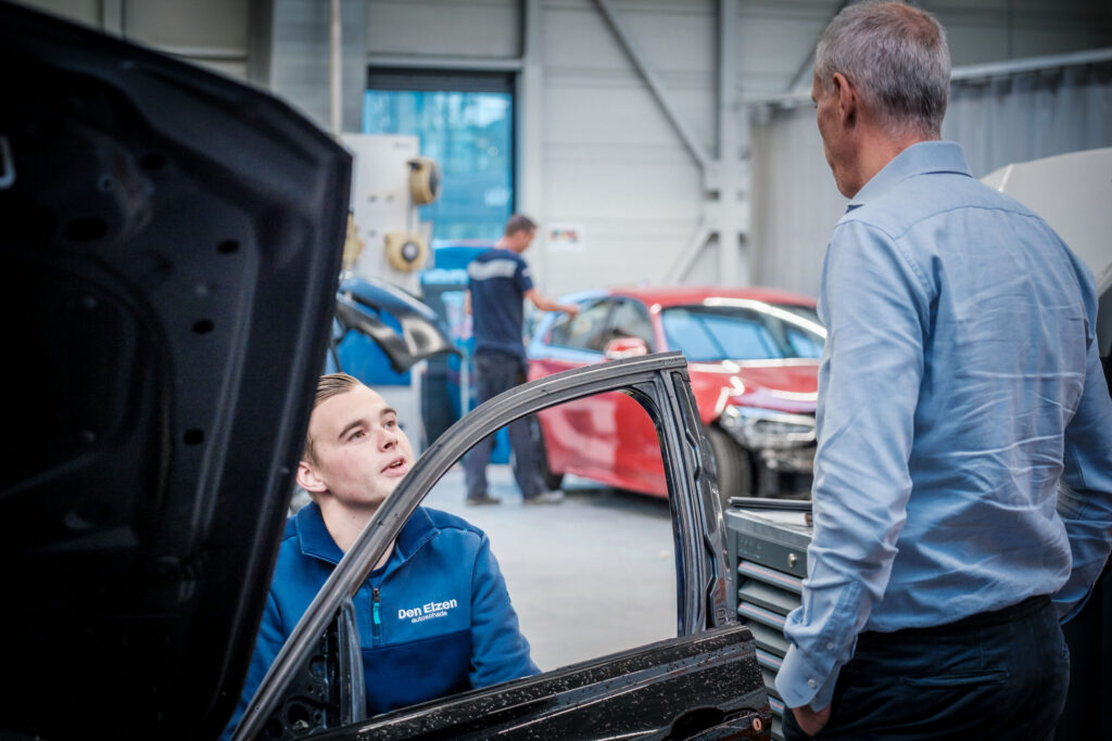 Leerling en leermeester ABS Werksta